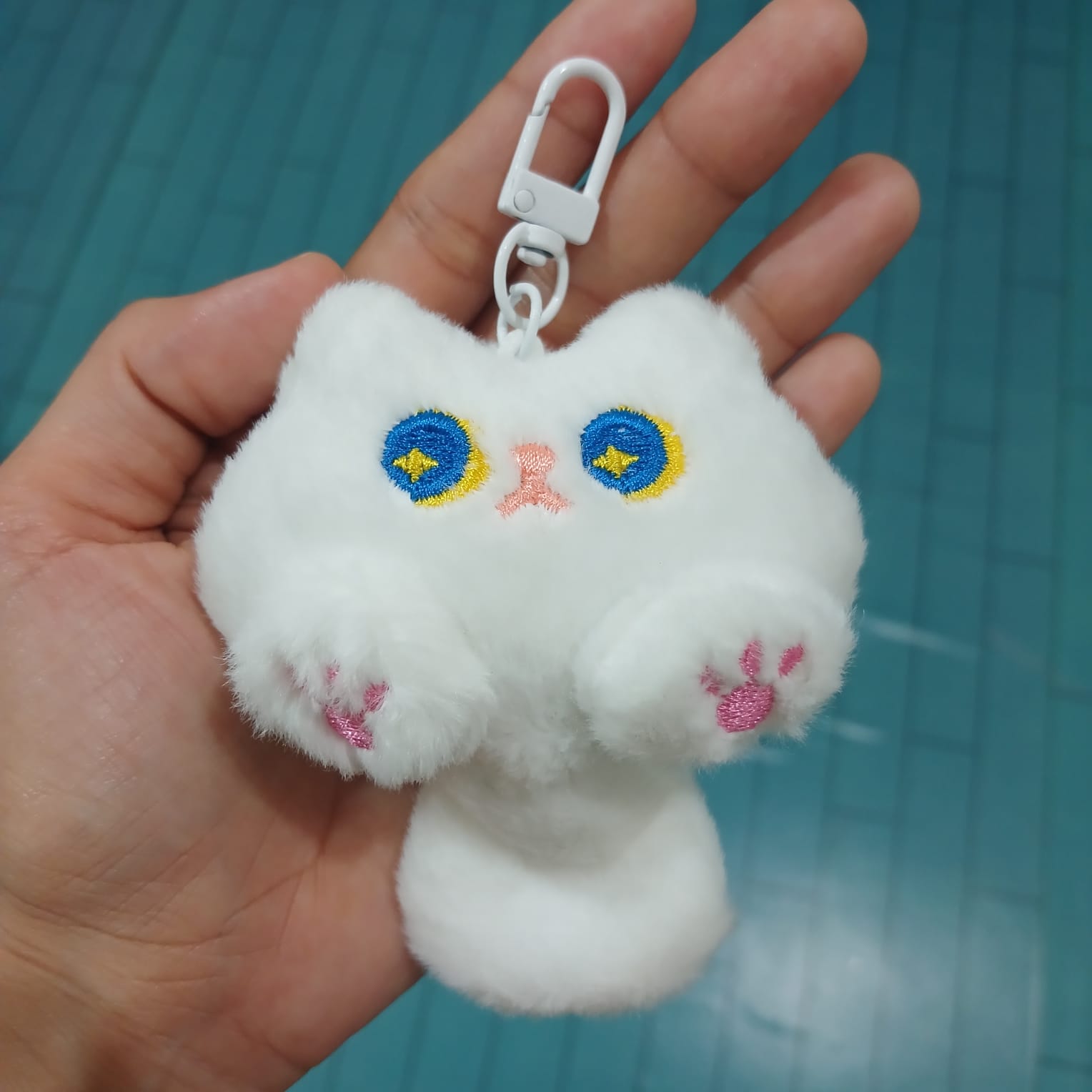 Gantungan Tas Kunci Boneka Fluffy (Putih)