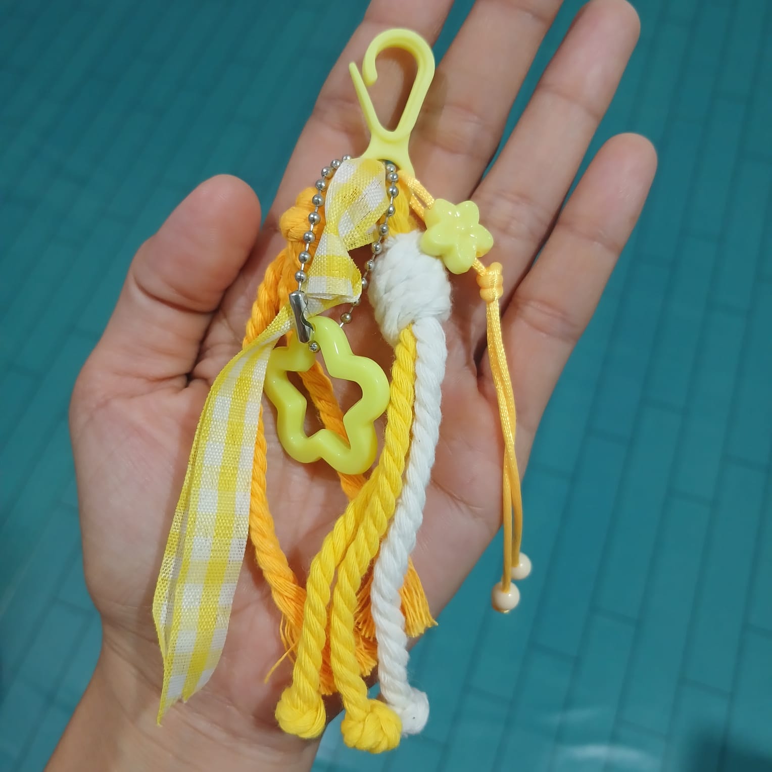 Bagcharm macrame (Kuning)